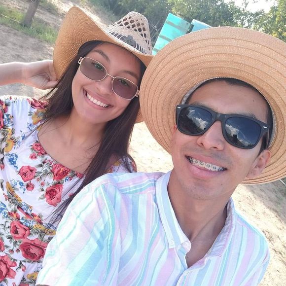 Meet your Posher, Yolanda - Picture 1 of 1